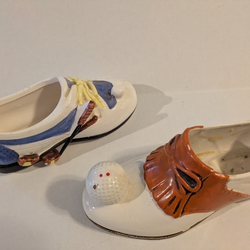 Vintage golf shoe figurines. - Picture 2 of 5